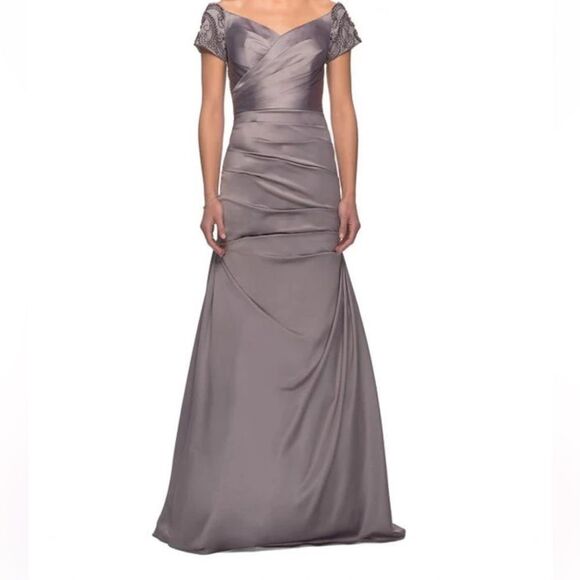 La Femme 25996 Pleated‎ Satin Evening Gown Silver Size 8 NWT $498 - Picture 6 of 6